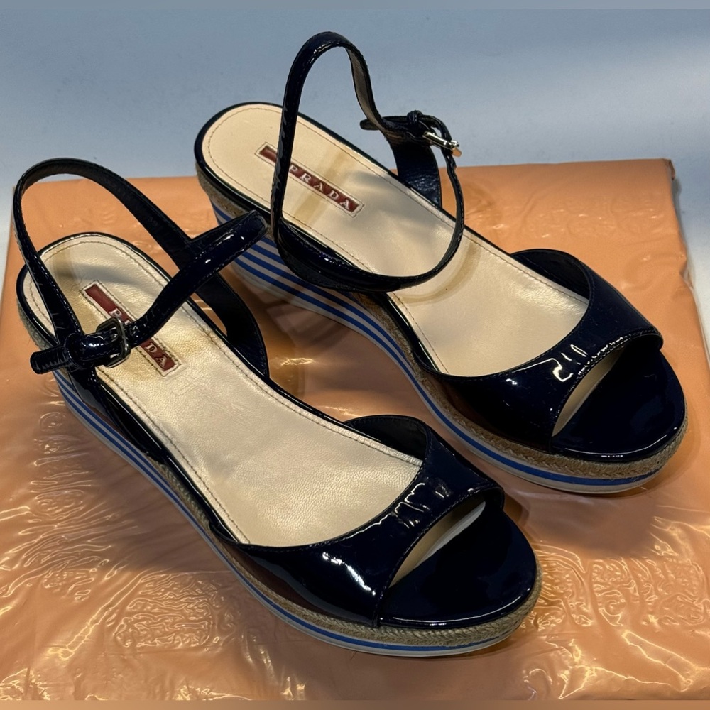 Prada Women’s Navy Blue Patent Leather Platform Stripe Ankle Strap 3XZ115 (39)